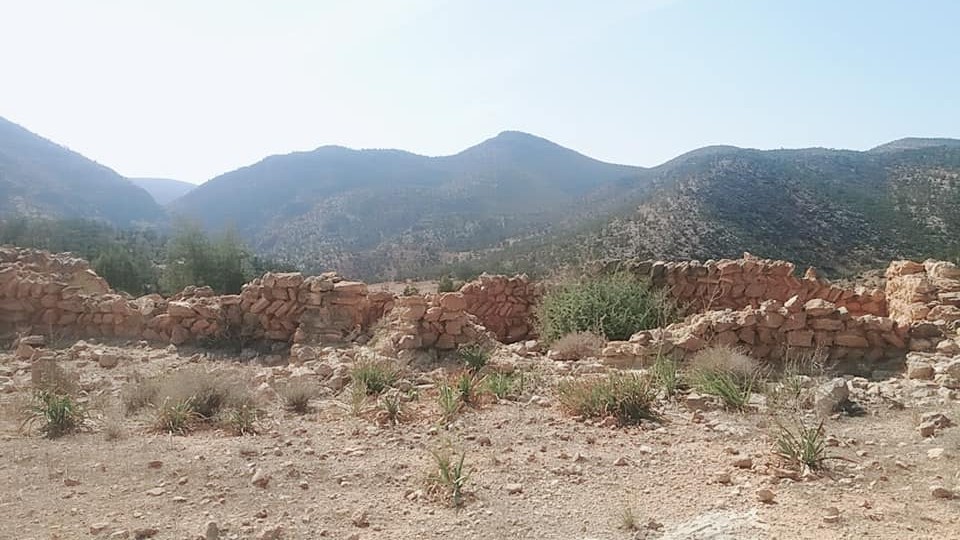     أطلال مسجد ثيقذمين   